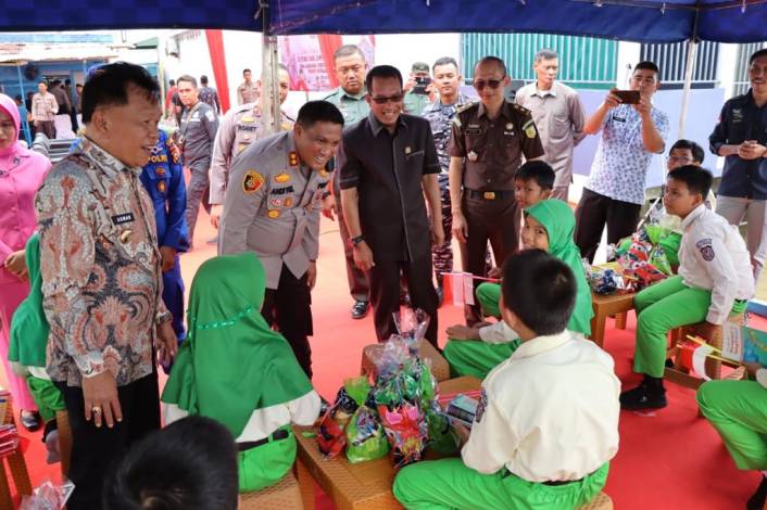 Kapolres Meranti Resmikan Perpustakaan Apung